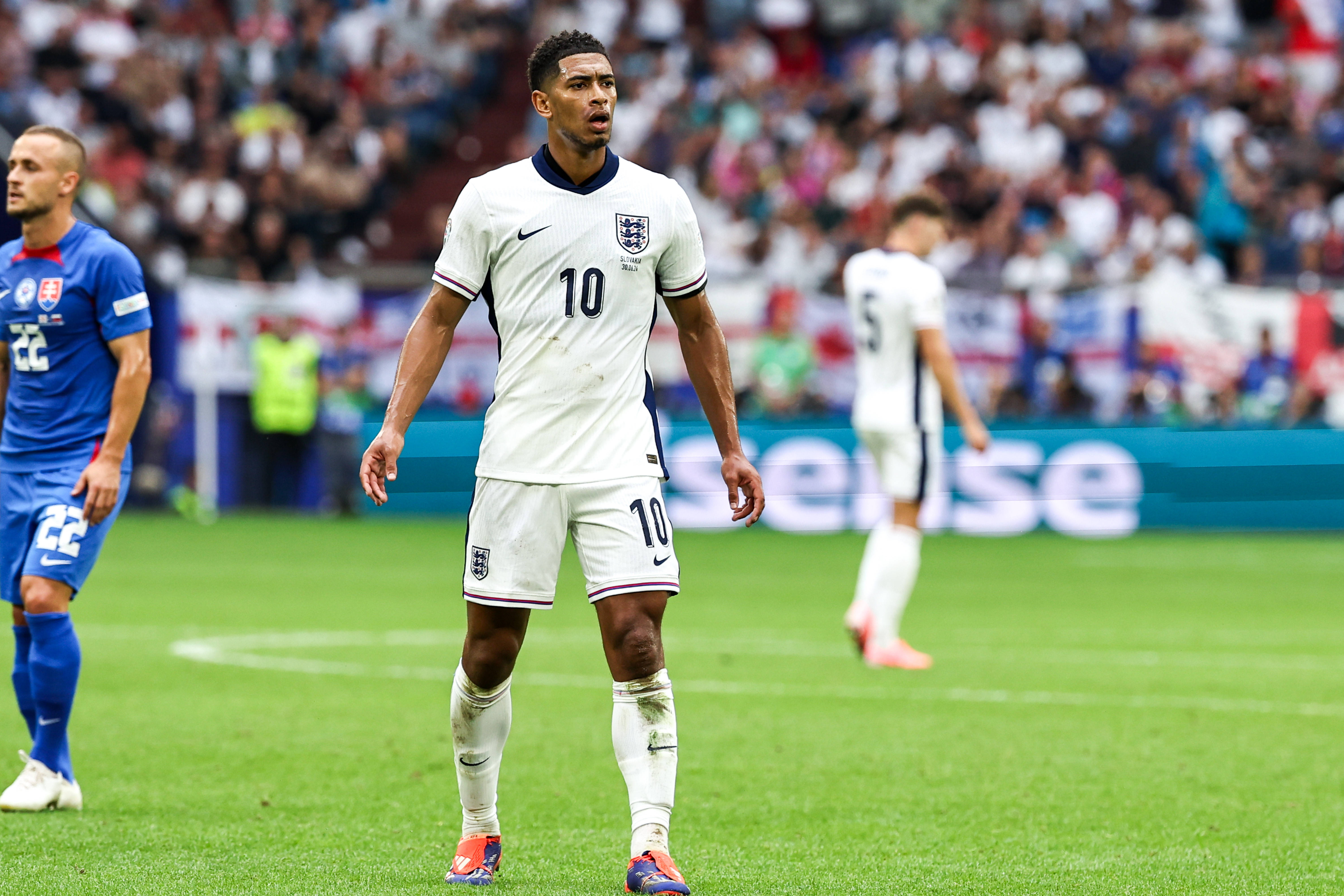 B体育体育网页版登录入口-欧洲杯预赛中，英格兰队遭遇不败的对手