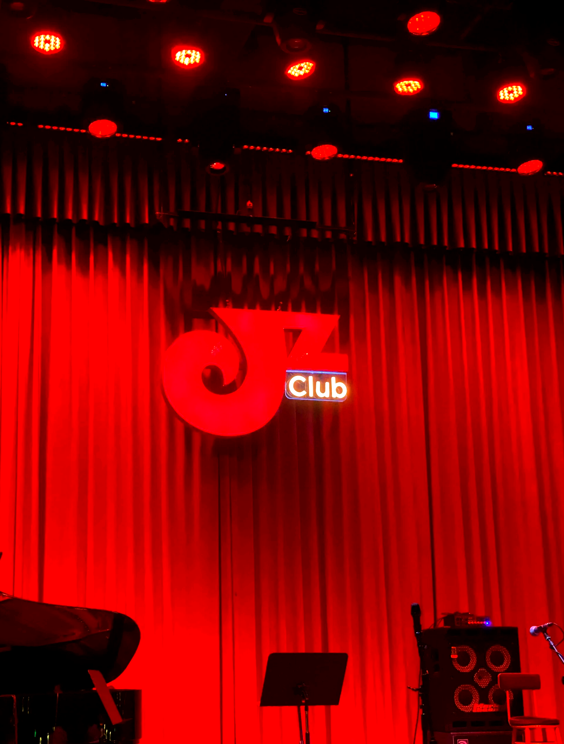 B体育体育地址-爵士队主场开启球迷互动活动，提升俱乐部氛围！的简单介绍