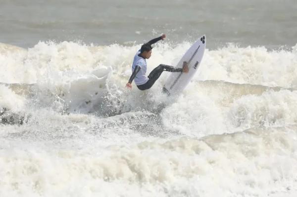 B体育体育官方-奥地利冲浪选手表现出色，获得好成绩的简单介绍