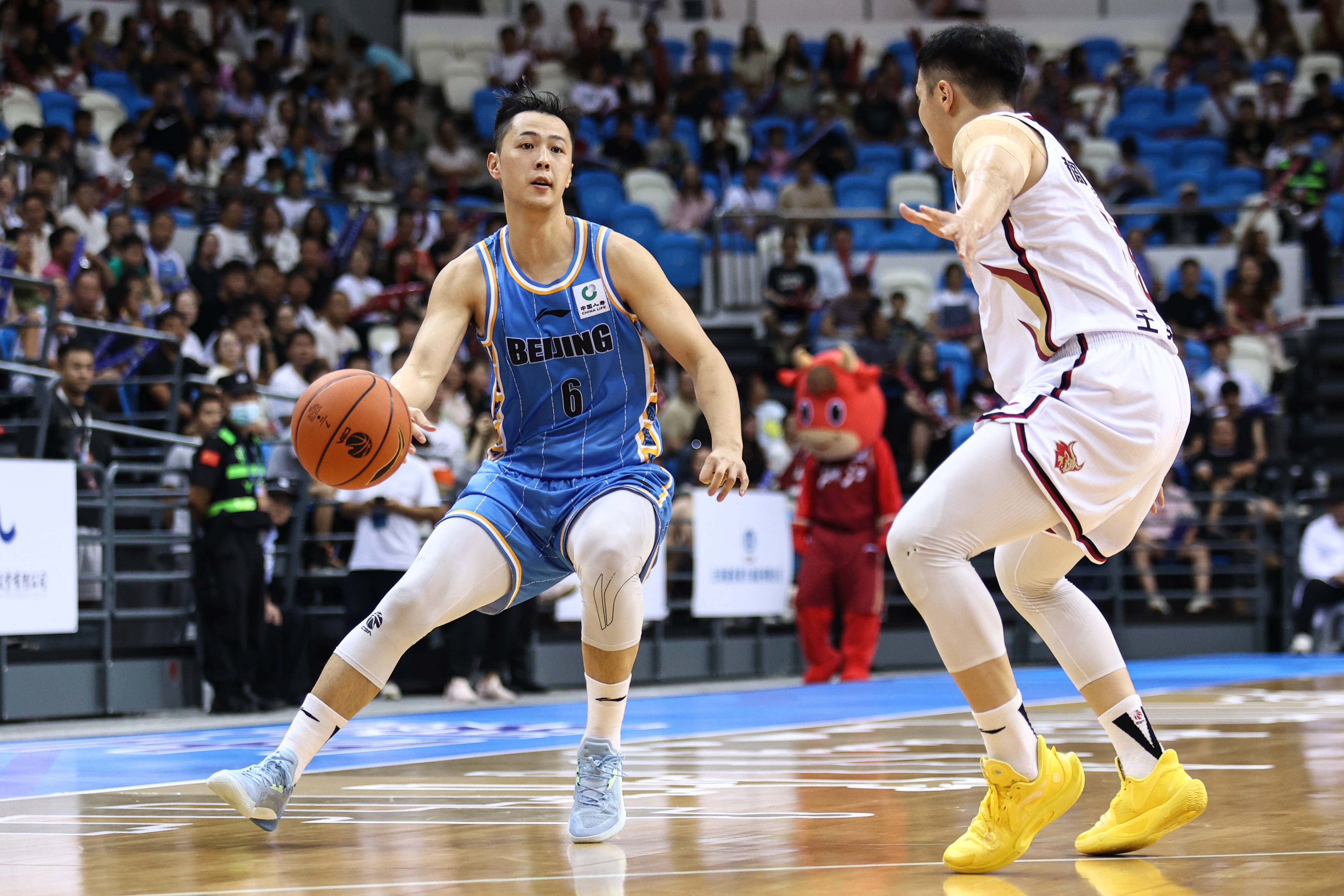 职业篮球联赛开启激烈角逐,精彩连连的简单介绍 职业篮球联赛开启激烈角逐,精彩连连的简单介绍