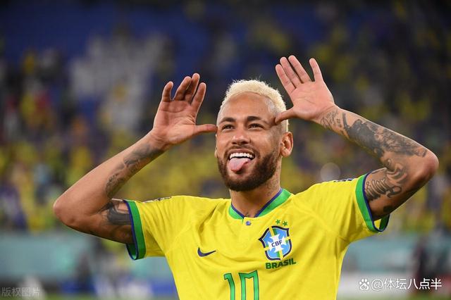 关于姆巴佩凭借出色表现超越内马尔，成为世界足坛焦点的信息