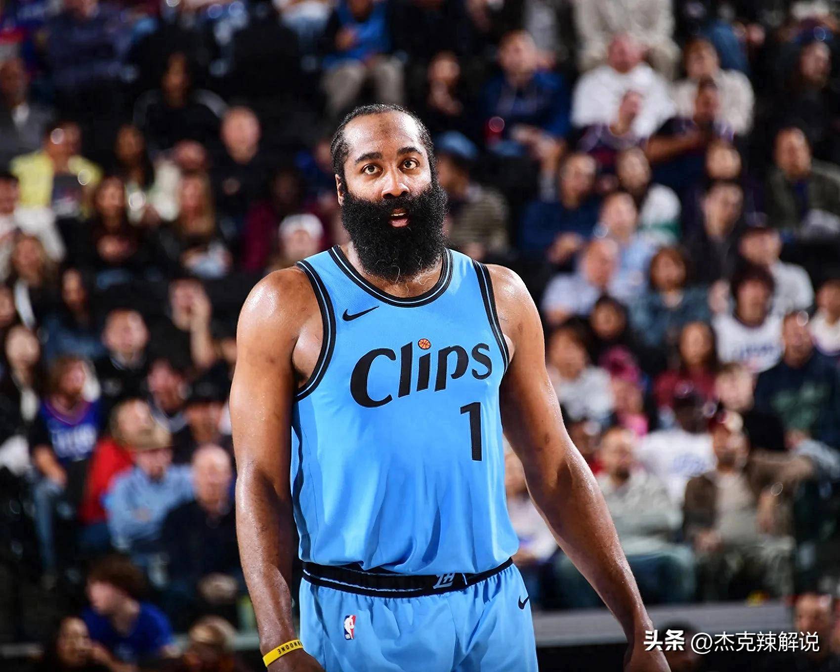 篮网大胜掘金,哈登发挥出色 篮网大胜掘金,哈登发挥出色