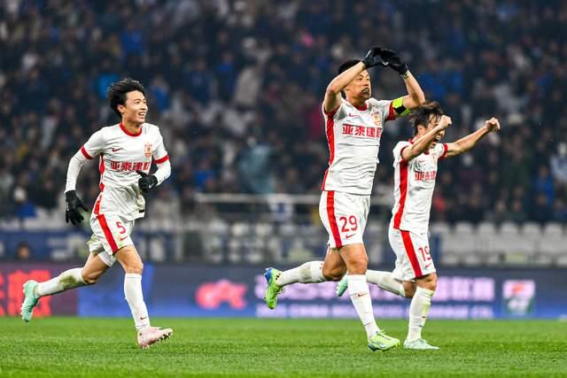 B体育体育培训-河南建业客场战平长春亚泰，保持战平不败