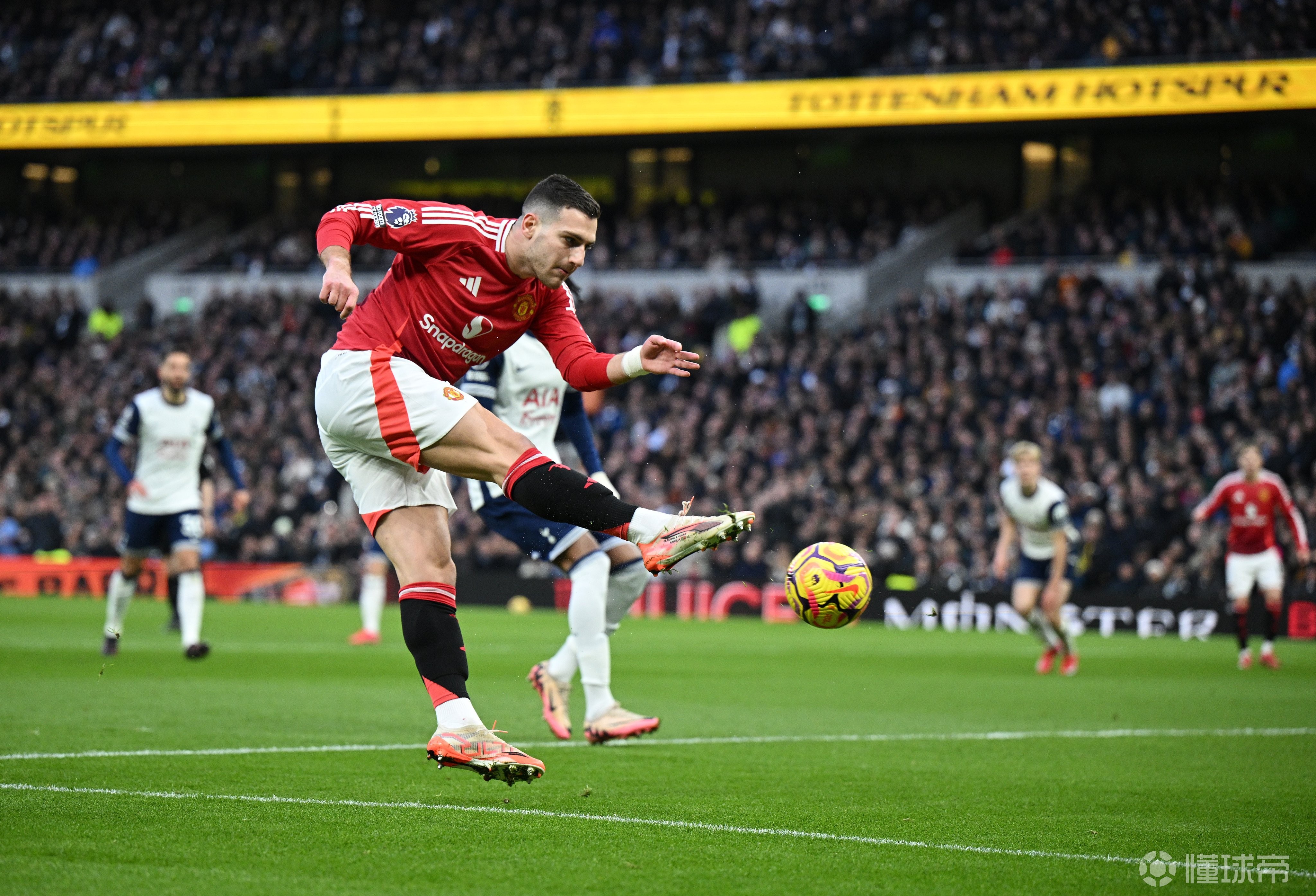 曼联将迎战西布朗，主场优势明显